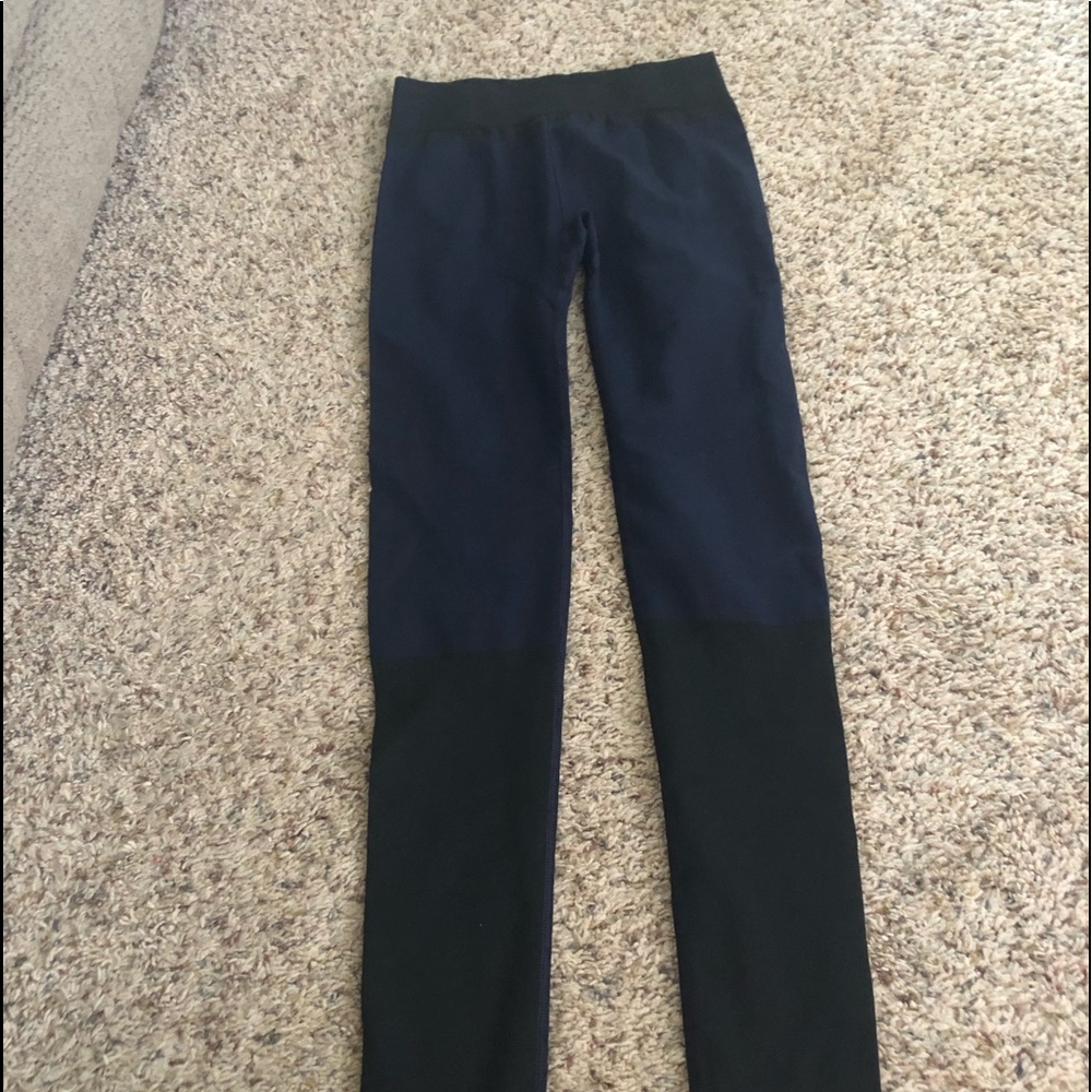 Fabletics leggings size x-small. Never been worn.